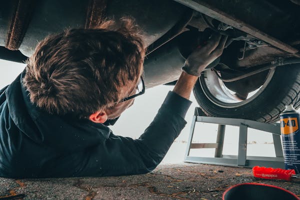بررسی فنی و چک کردن خودرو
